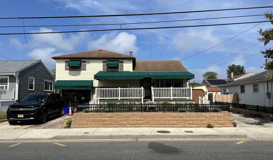 1121 N Michigan Ave, Atlantic City, NJ 08401 - 3 Beds, 2 Bath