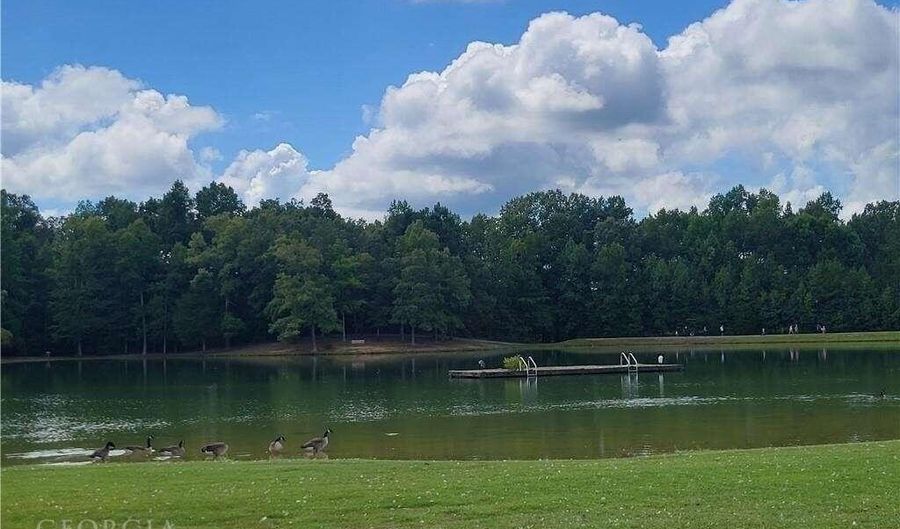 150 Village Green Dr NW 26, Adairsville, GA 30103 - 3 Beds, 3 Bath