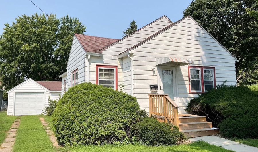 1311 5th St NW, Austin, MN 55912 - 3 Beds, 2 Bath