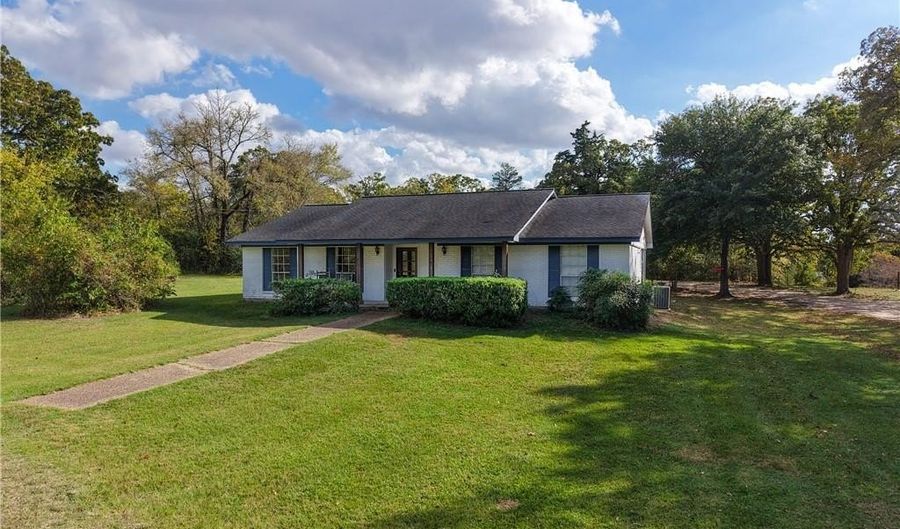 15290 Highway 30, Anderson, TX 77830 - 3 Beds, 3 Bath