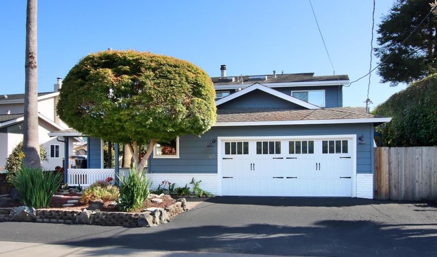 217 Valencia Ave, Aptos, CA 95003 - 5 Beds, 3 Bath