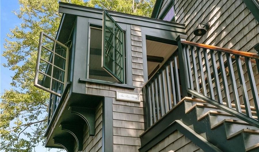 99 Coggeshall Ave 2, Newport, RI 02840 - 1 Beds, 1 Bath