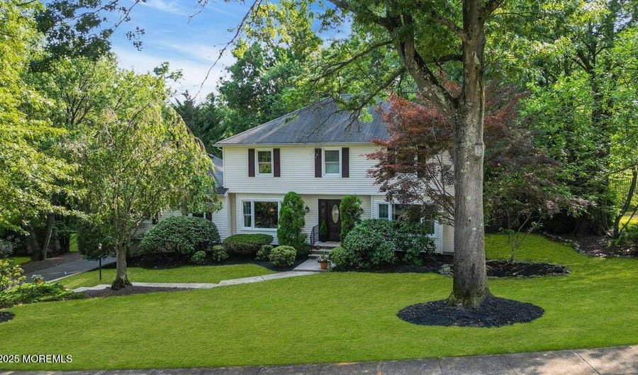 28 Doherty Dr, Middletown, NJ 07748 - 4 Beds, 3 Bath