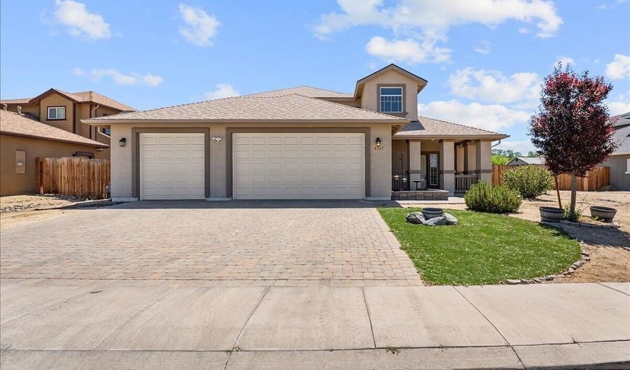 2267 Hayfield Ln, Fernley, NV 89408 - 4 Beds, 4 Bath