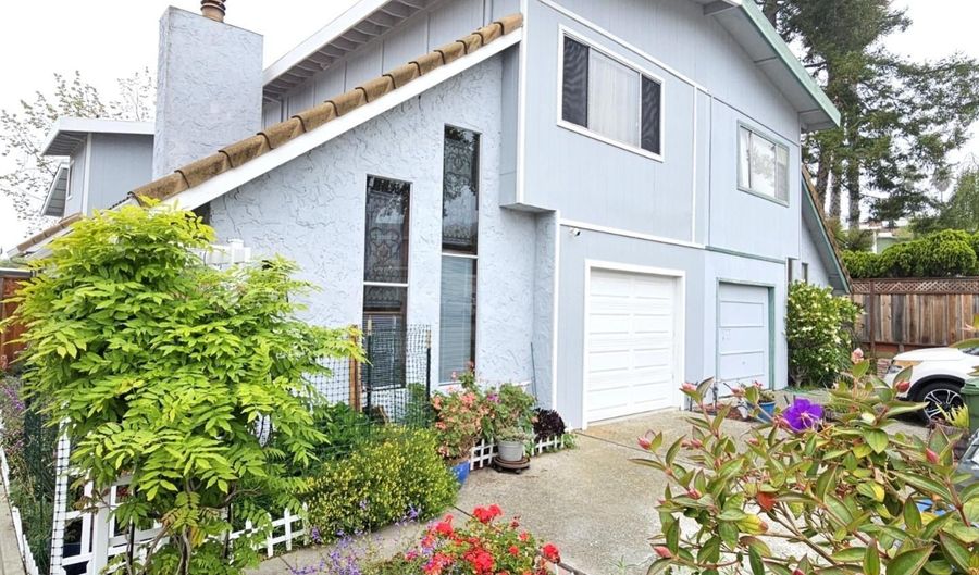 142 Bar Harbor Ct, Aptos, CA 95003 - 2 Beds, 3 Bath