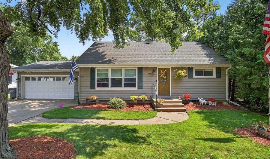 320 18th St N, Wisconsin Rapids, WI 54494 - 4 Beds, 3 Bath