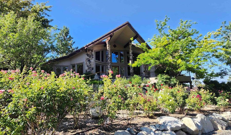 1220 Quail Ridge Rd, Gardnerville, NV 89460 - 5 Beds, 3 Bath
