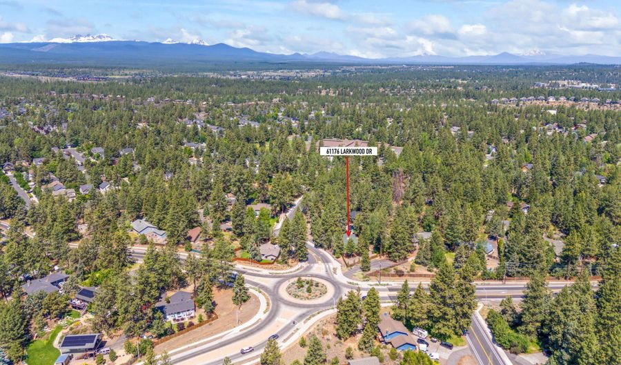 61176 Larkwood Dr, Bend, OR 97702 - 3 Beds, 2 Bath