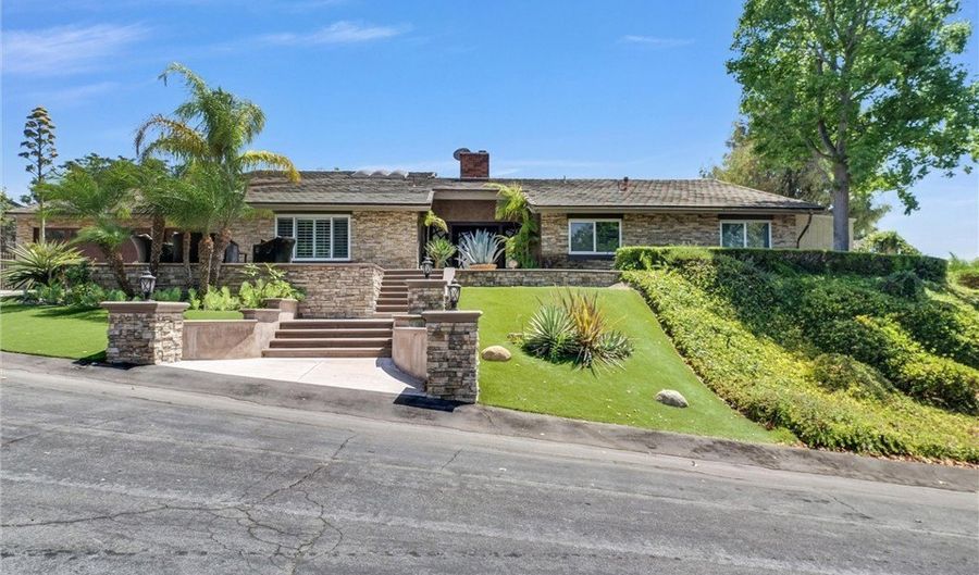 375 S Via Montanera, Anaheim, CA 92807 - 4 Beds, 3 Bath