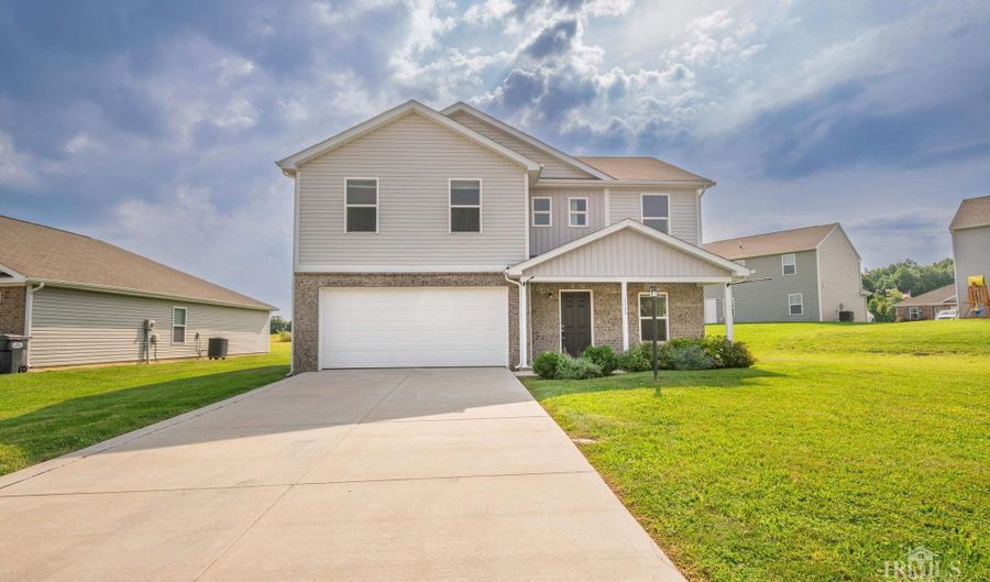 1389 N Gregg Dr, Albany, IN 47320 - 4 Beds, 3 Bath