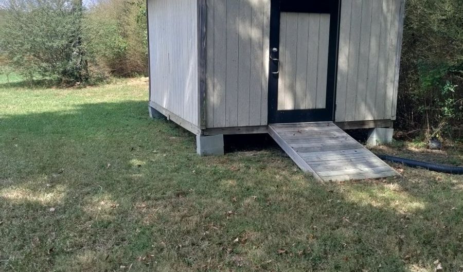 110 Bradley Cir, Barnesville, GA 30204 - 4 Beds, 3 Bath