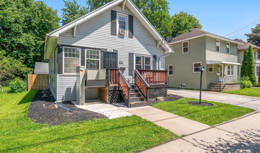 500 S PIERCE Ave, Appleton, WI 54914 - 4 Beds, 2 Bath