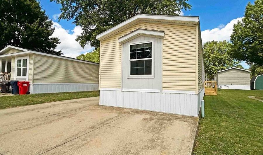 7055 Quarry Rd 370, Amherst, OH 44001 - 3 Beds, 2 Bath