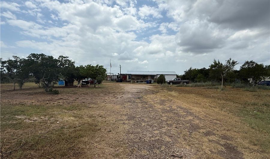 762 County Road 122, Alice, TX 78332 - 2 Beds, 2 Bath