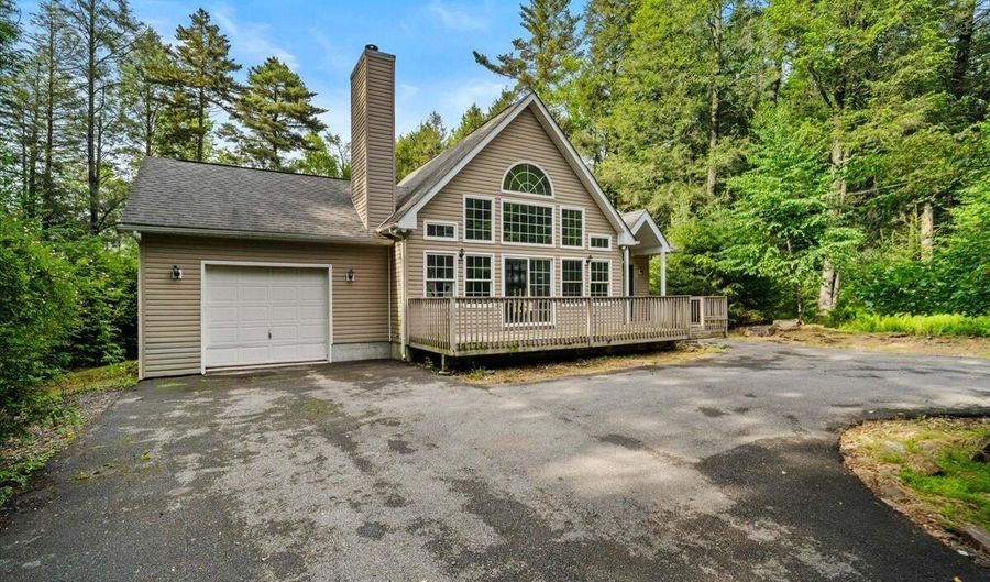 15 Shakespeare Dr, Albrightsville, PA 18210 - 3 Beds, 2 Bath