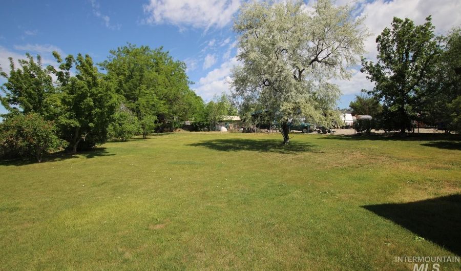 10750 W Fox Brush Dr, Boise, ID 83709 - 3 Beds, 2 Bath