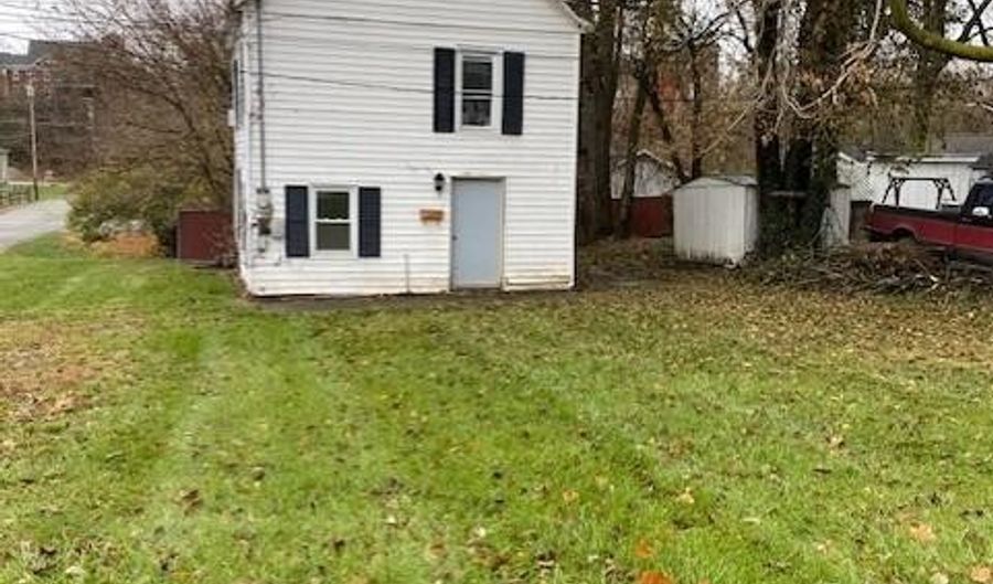 349 E East 8th St, Brookville, IN 47012 - 3 Beds, 1 Bath