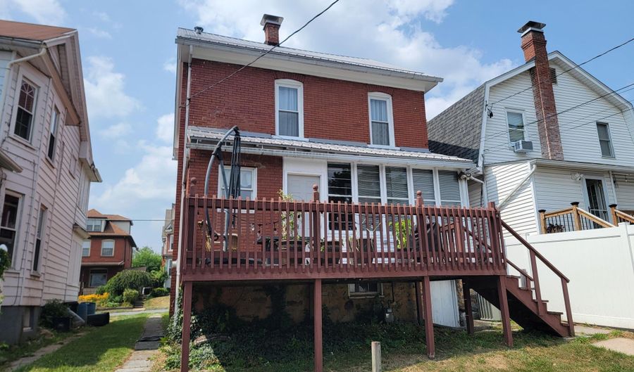 110 N 11th Ave, Altoona, PA 16601 - 4 Beds, 1 Bath