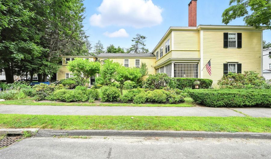 43 Green St, Augusta, ME 04330 - 4 Beds, 2 Bath