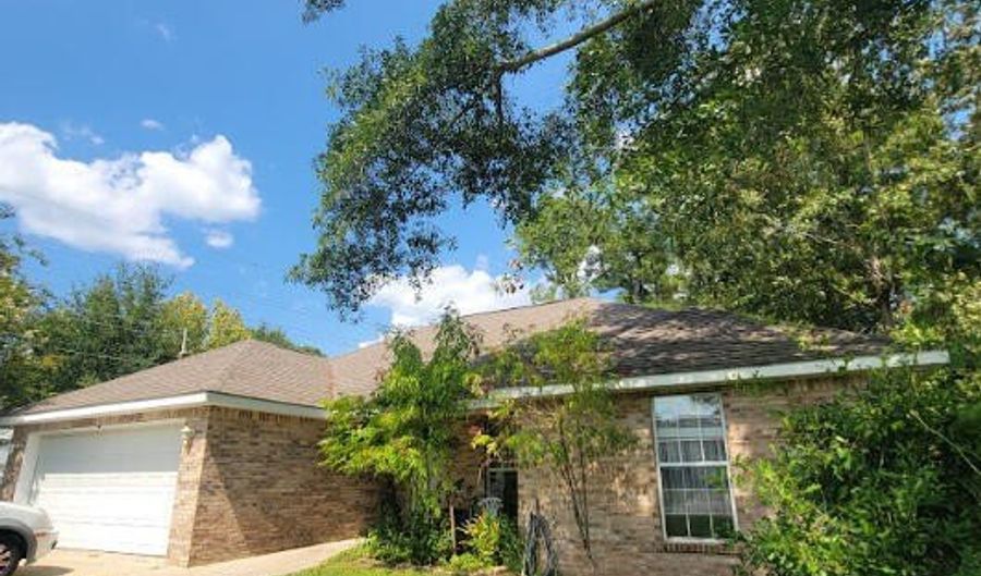 710 S Hill Ct, Biloxi, MS 39532 - 3 Beds, 2 Bath