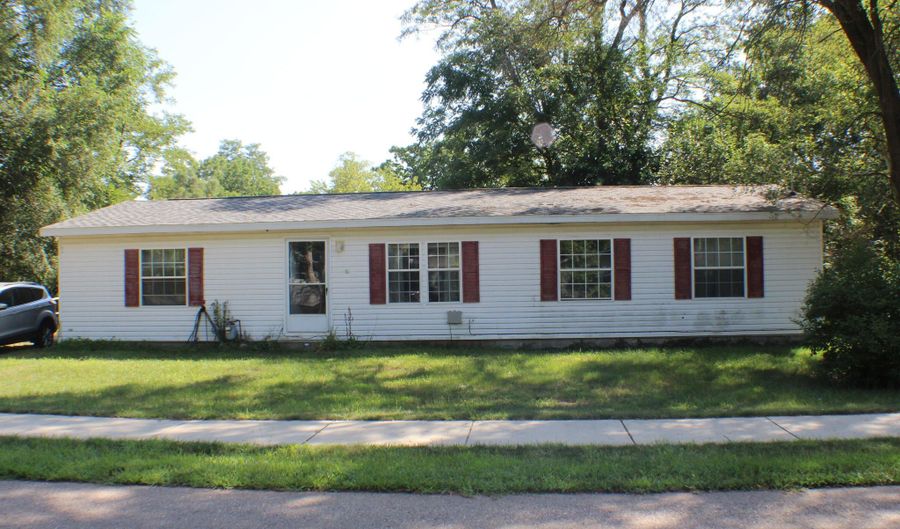 310 Grant St, Allegan, MI 49010 - 4 Beds, 2 Bath