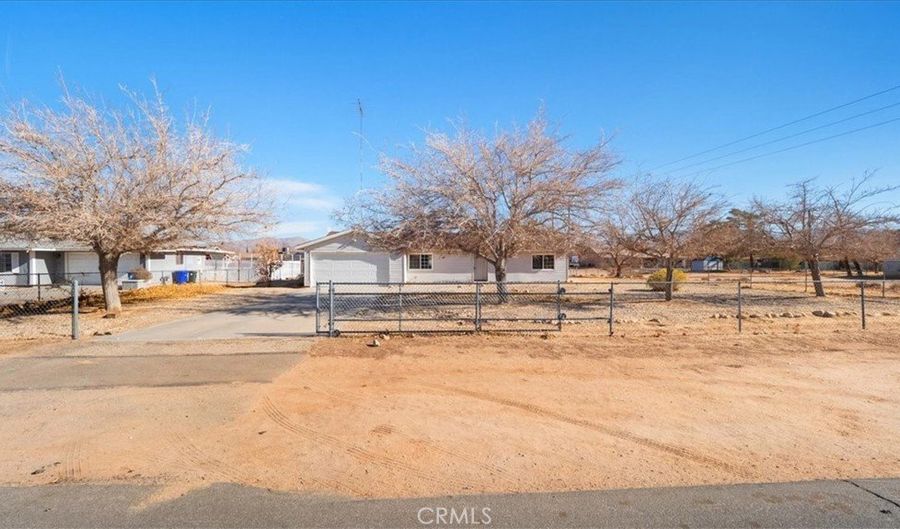 11911 Chimayo Rd, Apple Valley, CA 92308 - 3 Beds, 2 Bath