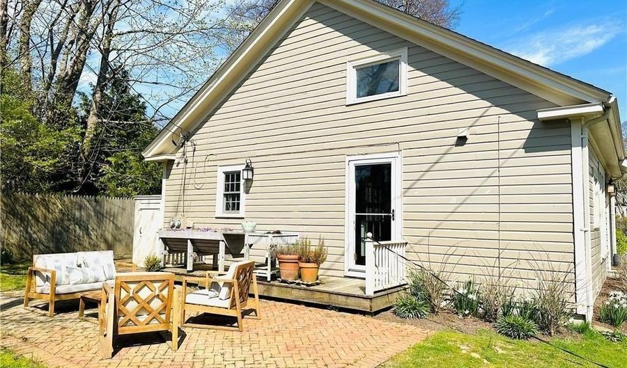 397 Gibbs Ave Ch, Newport, RI 02840 - 2 Beds, 1 Bath