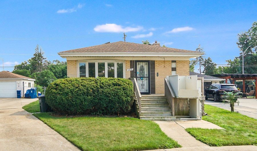 4207 W Jobev Ln, Alsip, IL 60803 - 3 Beds, 2 Bath
