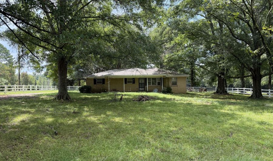 30264 Hwy 278, Aberdeen, MS 39730 - 2 Beds, 1 Bath