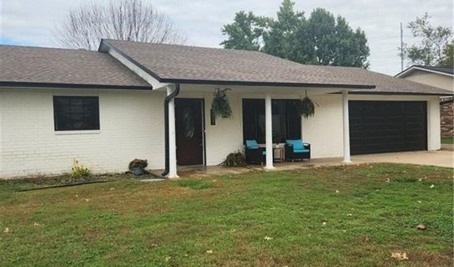 1803 Crouch St, Bentonville, AR 72712 - 3 Beds, 2 Bath