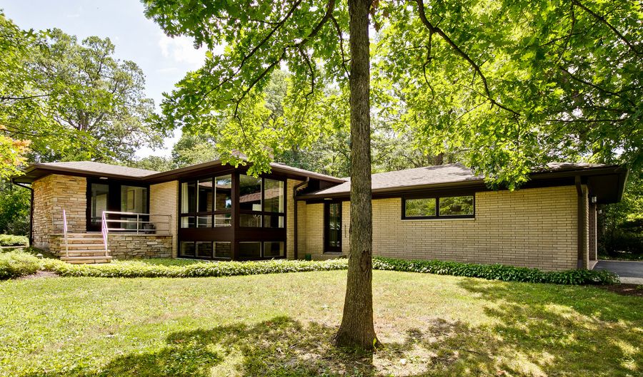 511 Forest Hill Rd, Lake Forest, IL 60045 - 3 Beds, 3 Bath