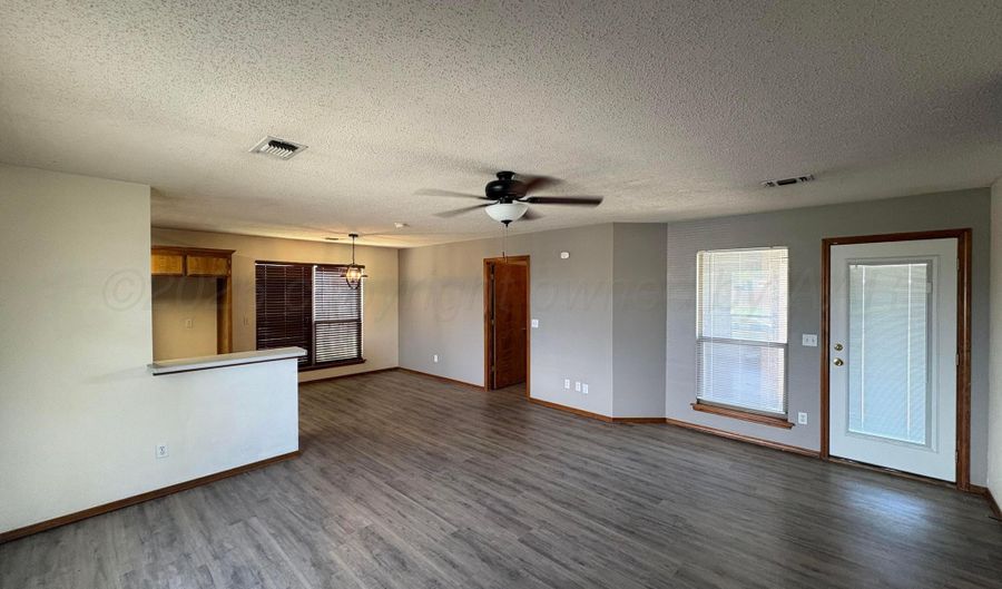 1109 Sterling Dr, Amarillo, TX 79110 - 3 Beds, 2 Bath