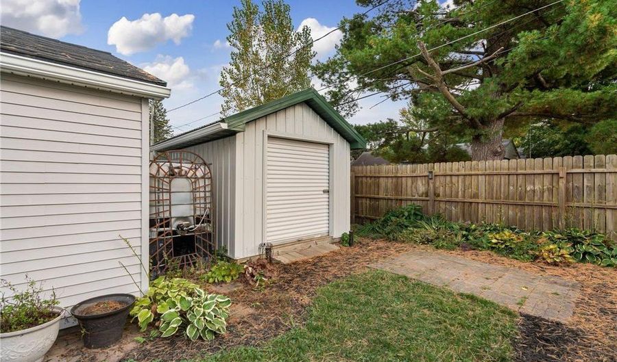 1801 4th Ave NW, Austin, MN 55912 - 2 Beds, 2 Bath