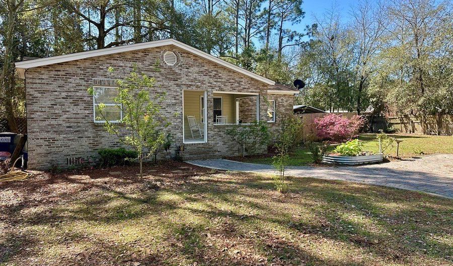 44 Chapman Rd, Apalachicola, FL 32320 - 3 Beds, 2 Bath