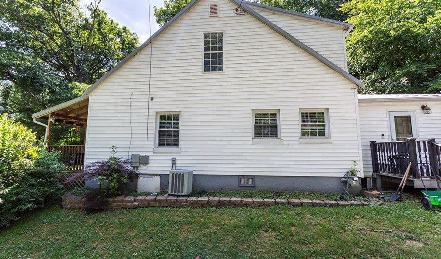 688 Saunders Hollow Rd, Barboursville, WV 25504 - 4 Beds, 2 Bath