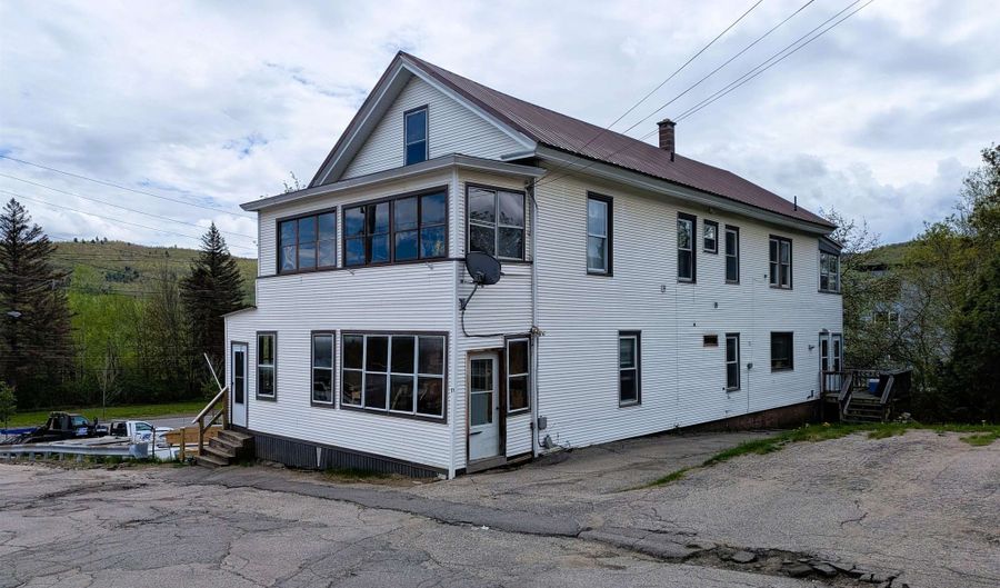 17 Hemlock Ln, Berlin, NH 03570 - 5 Beds, 2 Bath