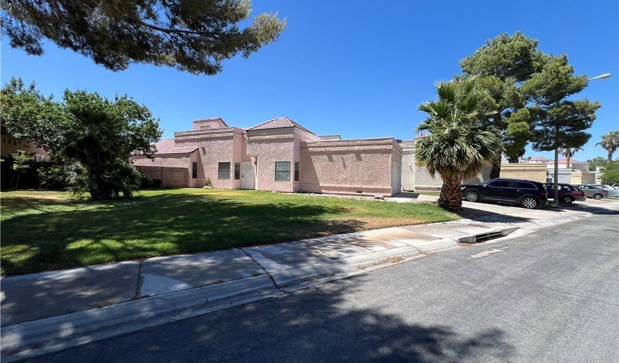 79 PRAIRIE DOG Dr, Henderson, NV 89074 - 3 Beds, 2 Bath