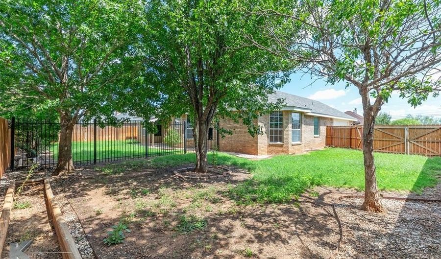 5434 Wagon Wheel Ave, Abilene, TX 79606 - 3 Beds, 2 Bath