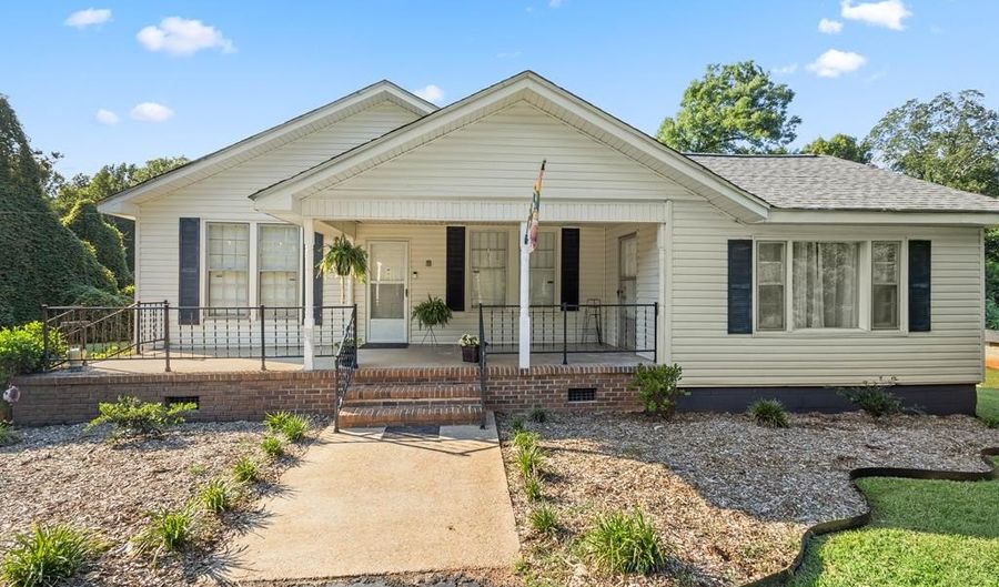3526 Old Calhoun Falls Rd, Abbeville, SC 29620 - 3 Beds, 2 Bath