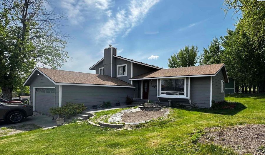 7 Wagon Wheel Pr NW, Benton City, WA 99320 - 4 Beds, 3 Bath