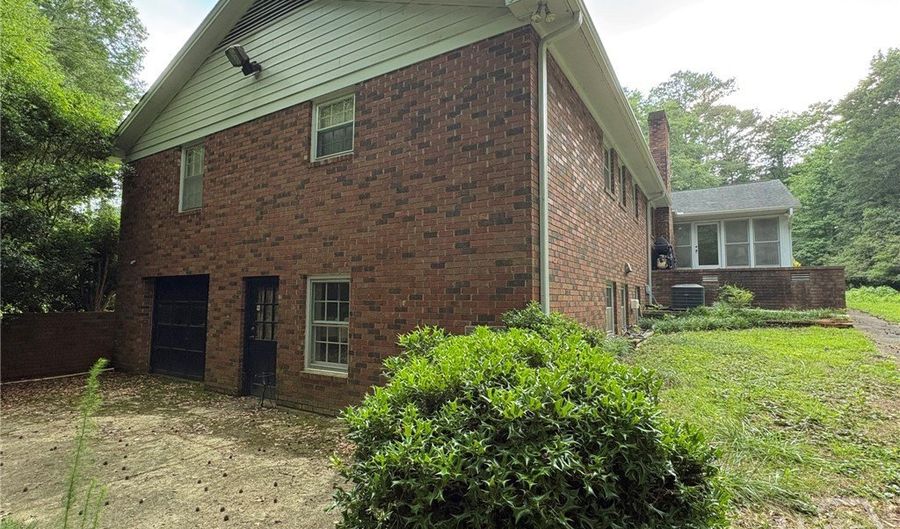199 Williamsburg Ln, Athens, GA 30605 - 3 Beds, 2 Bath