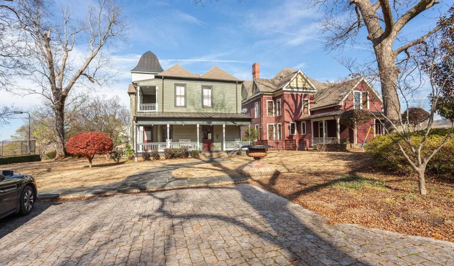 318 E 7TH St, Anniston, AL 36207 - 3 Beds, 3 Bath