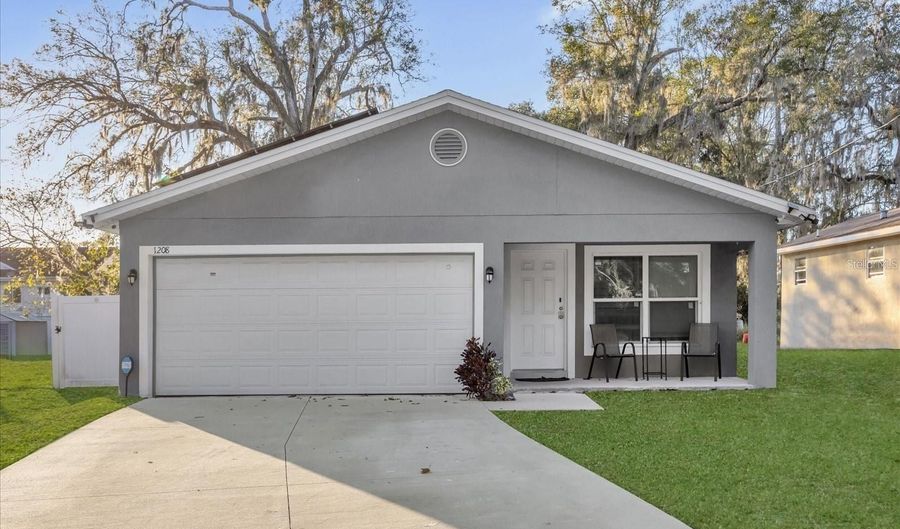 1208 OLD APOPKA Rd, Apopka, FL 32703 - 3 Beds, 2 Bath