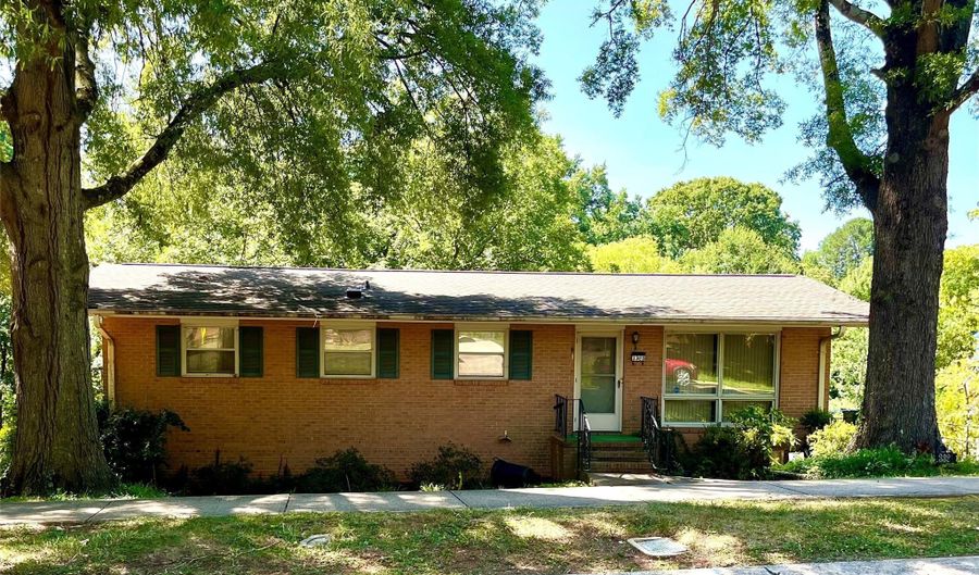 3320 Winterfield Pl, Charlotte, NC 28205 - 3 Beds, 2 Bath