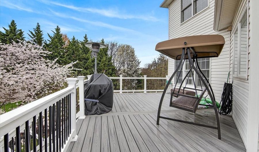 22557 MIDDLEBURG CHAPEL Ct, Ashburn, VA 20148 - 5 Beds, 5 Bath