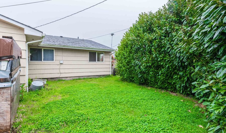 932 NOBLE Ave, Coos Bay, OR 97420 - 3 Beds, 1 Bath