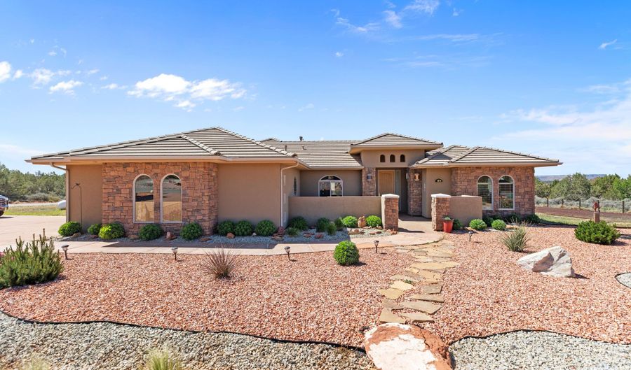 1374 E BIG PINION Ln, Apple Valley, UT 84737 - 4 Beds, 2 Bath