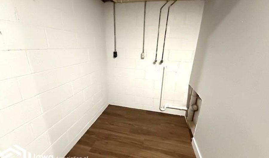 1414 E Linden St, Algona, IA 50511 - 3 Beds, 2 Bath