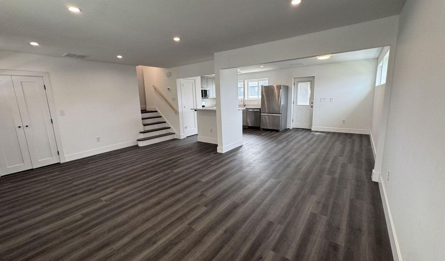 566 N Elberon Ave, Atlantic City, NJ 08401 - 3 Beds, 2 Bath