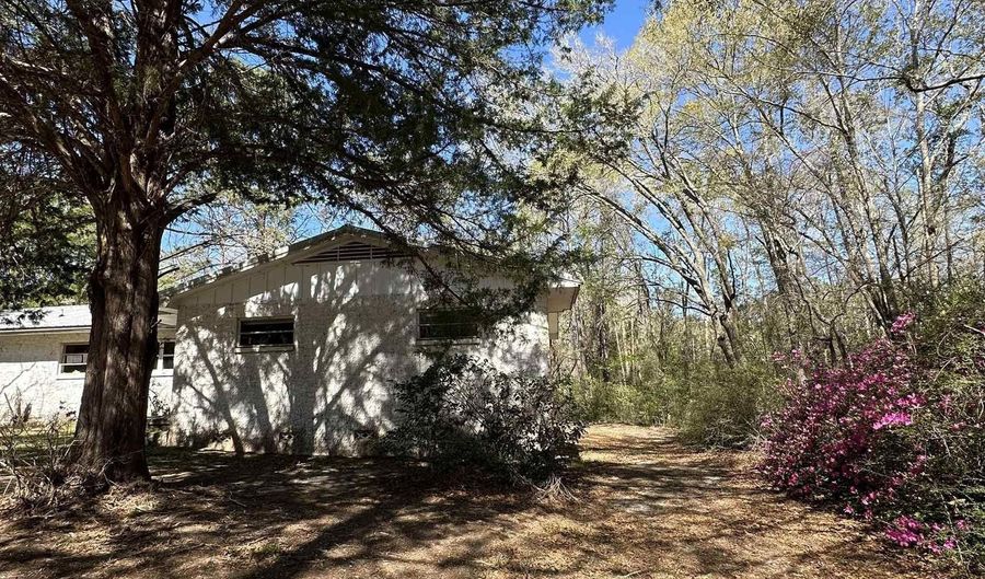 8731 Byrnes Lake Rd, Bay Minette, AL 36507 - 3 Beds, 2 Bath